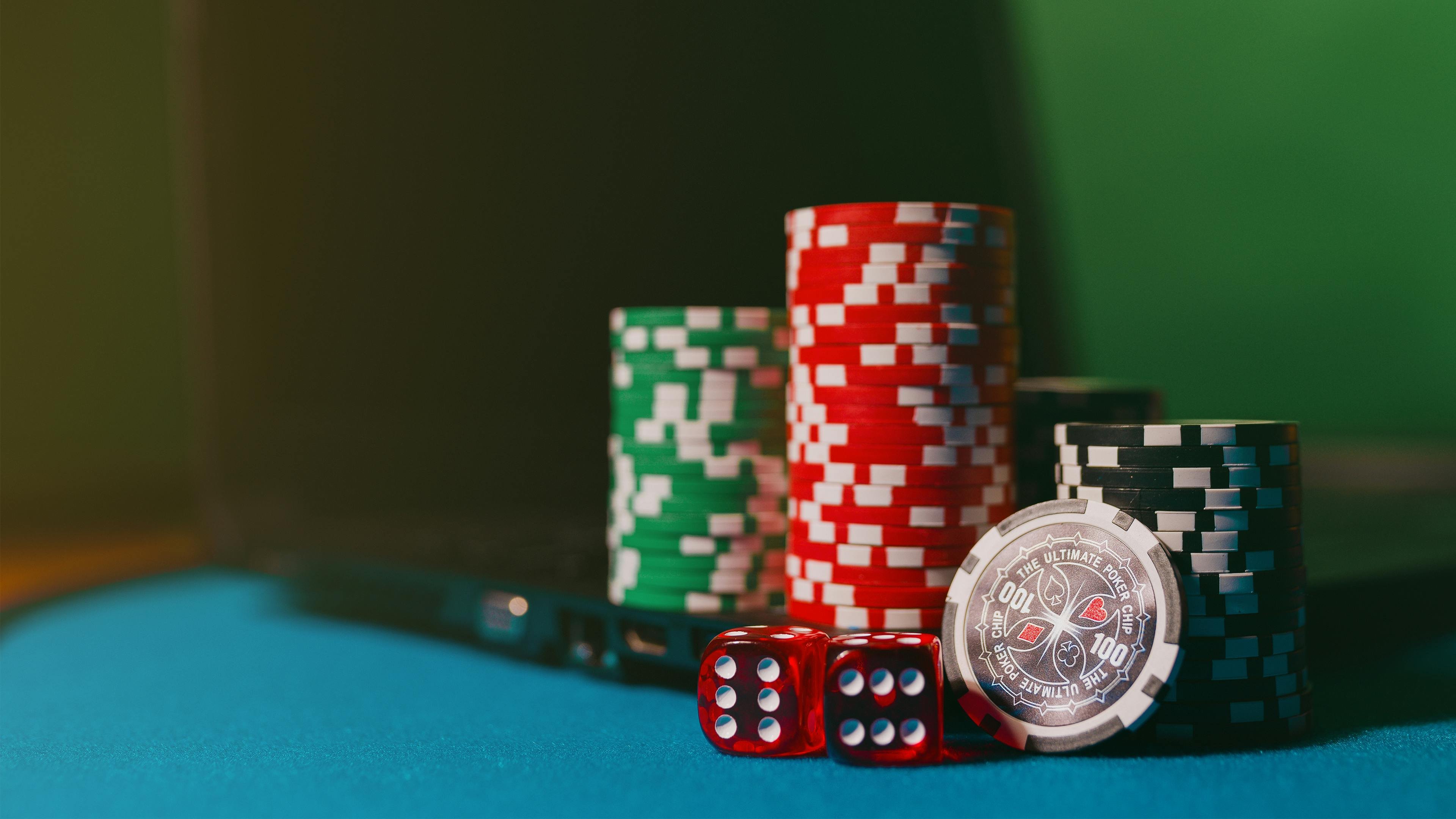 Pengguna dari kota Surabaya menikmati berbagai hiburan sports dan casino dengan perangkat mobile